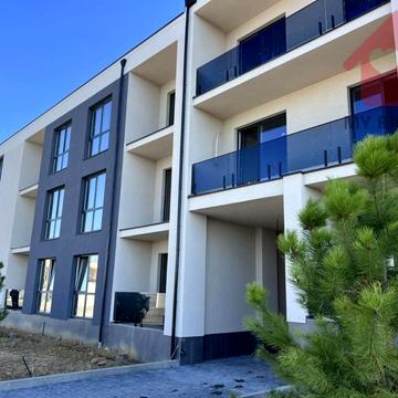 Центральна, 5