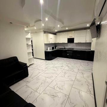 Левка Лукяненка вул. (Василя Жуковського), 33