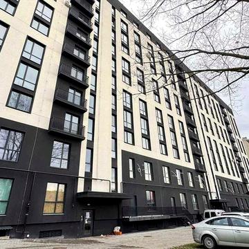 Однокімнатна поблизу міського озера