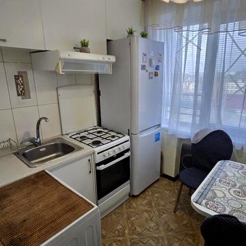 Квітки Цісик вул. (Гулі Корольової), 19