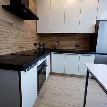 Валерія Самофалова вул. (Каманіна), 16а/3