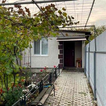 Частина будинку.3 кімнати. Всі зручності. Гараж. єВідновлення