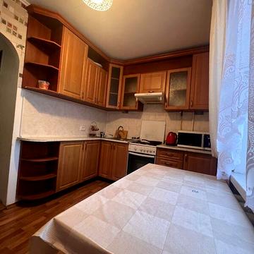 Довгострокова оренда 2к Квартира Суботівська вулиця