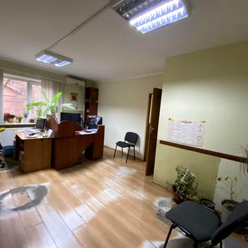 Кардинала Любомира Гузара вул., 7а