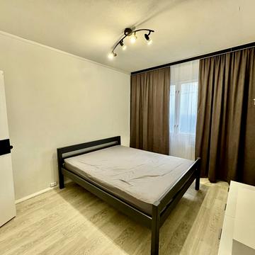 Вадима Гетьмана вул., 42