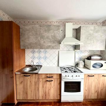 Предславинська вул., 51