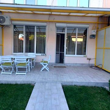 Довгосторкова оренда таунхауза з сонячною електростанцією