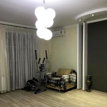 Центральна вул., 1