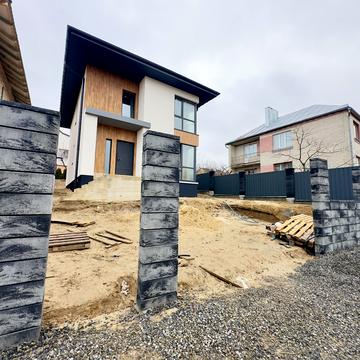 Богуна Івана вул., 17