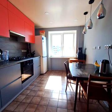 Євгена Чикаленка вул., 68б