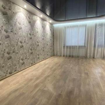 Чотирикімнатна квартира в м. Шахтарське.