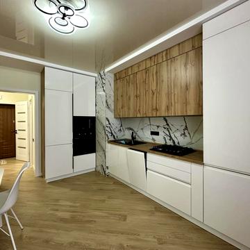 Героїв Майдану вул. (Червоноармійська), 192