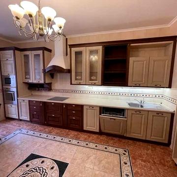 4-кімнатна квартира на вул. Паторжинського, 14 Центр