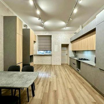 Без комісії! Продам 2-ох кім.квартиру біля ТЦ Форум