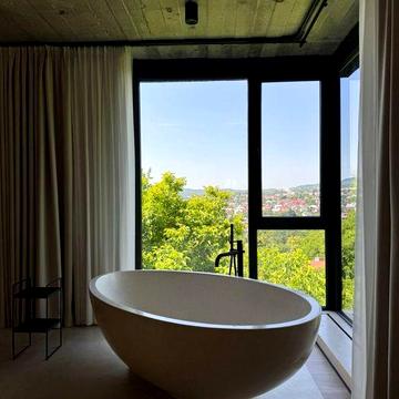 Продаж будинку з басейном ЦЕНТР поруч з театром