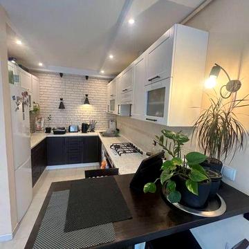 1-но вул.МАЛОГОЛОСКІВСЬКА (бічна пр.Чорновола) 46кв.м. 18 000грн.