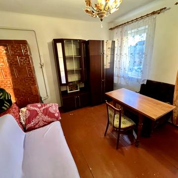 Крута вул., 33