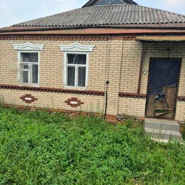 Продам пол дом 78 метров, кирпичный не дорого, срочно. В г. Мерефа  SM