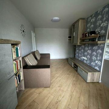 Стильна квартира поруч із Парком Перемоги — ремонт, меблі, техніка