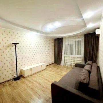 Затишна 2-кімнатна квартира вул. Лариси Руденко 3-Б