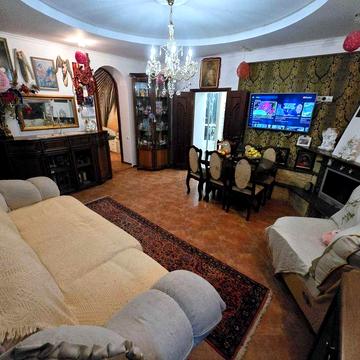 Здається 2-х кімнатна частина будинку по вулиці Пирогова, читайте опис