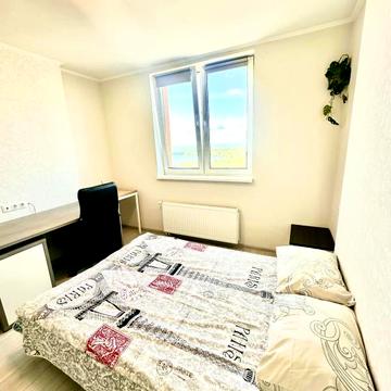 Двухкомнатная квартира возле м. Харьковская и Позняки - дом с автономным электроснабжением