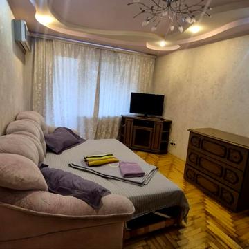 Двухкомнатная квартира на Космосе