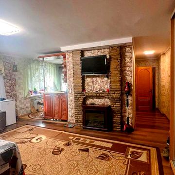 Житловий стан поруч метро продається 3-кімнатна квартира єВідновленя