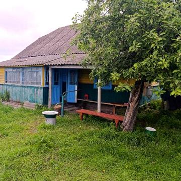 Продам  старий будинок біля озера