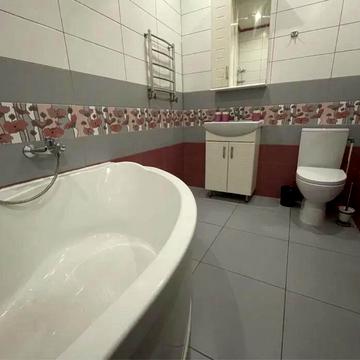 Володимира Великого пл. (Олександра Поля), 11