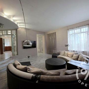 Стильний будинок у центрі з більярдною та камінною кімнатою ЕКСКЛЮЗИВ!