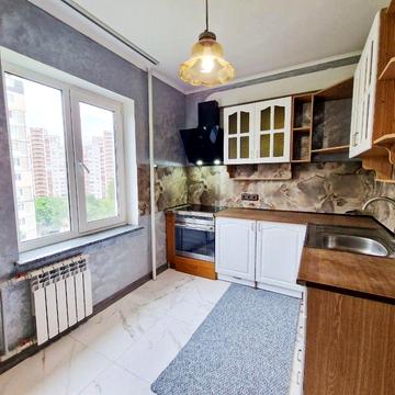 Леоніда Бикова бульв., 10