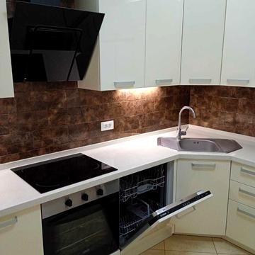 Середня вул., 24 к4