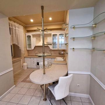 Здам 2 ккв біля парку Центральний