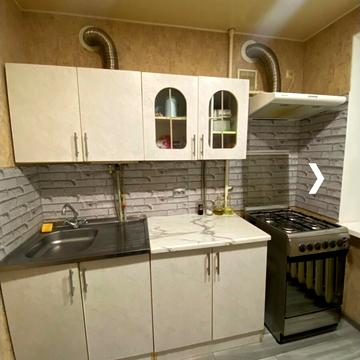 Тролейбусна вул., 10