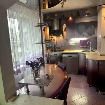 Героїв Дніпра вул., 32