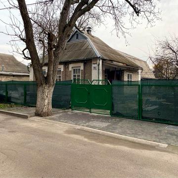 Будинок на м-ні Зарічний за школою поліції