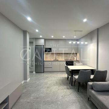 Тадея Рильського бульв., 4