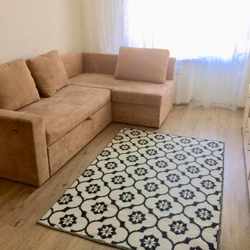 Єреванська вул., 10г