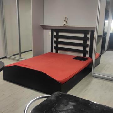 Макарова вул. (Більшовицька), 1