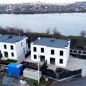 Гунашевського вул., 1