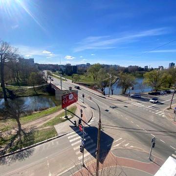 Здам 2-кімнатну квартиру в центрі міста на Красному-мосту від Власника