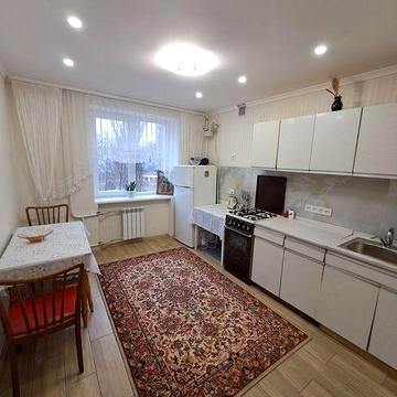 Оренда 2 кім квартири Космонавтів!