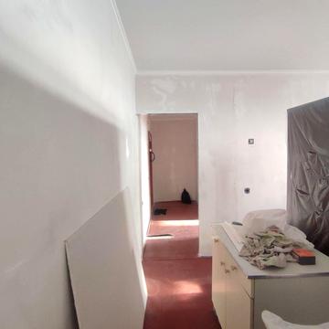 Юннатів вул., 1