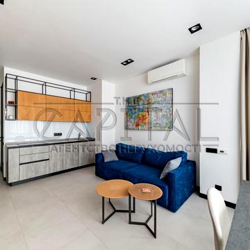 Саперне Поле вул., 3