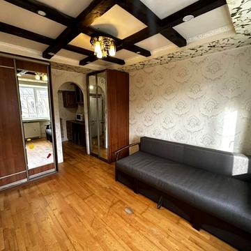 Таджицька вул., 17