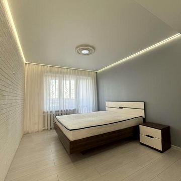 Трехкомнатная «чешка» с видом на реку в центре г. Самар