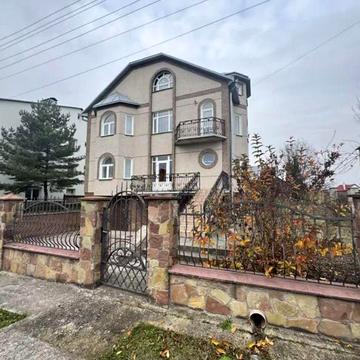 Продаж 2 поверхового будинку в Підгородньому