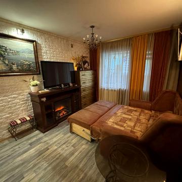 Прирічна вул., 5