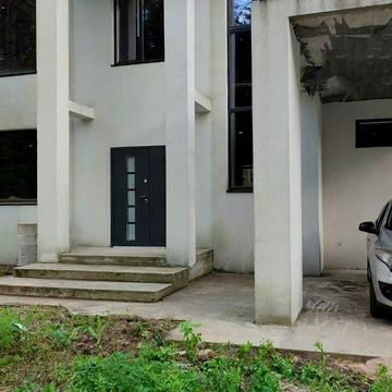 Лісна вул., 12